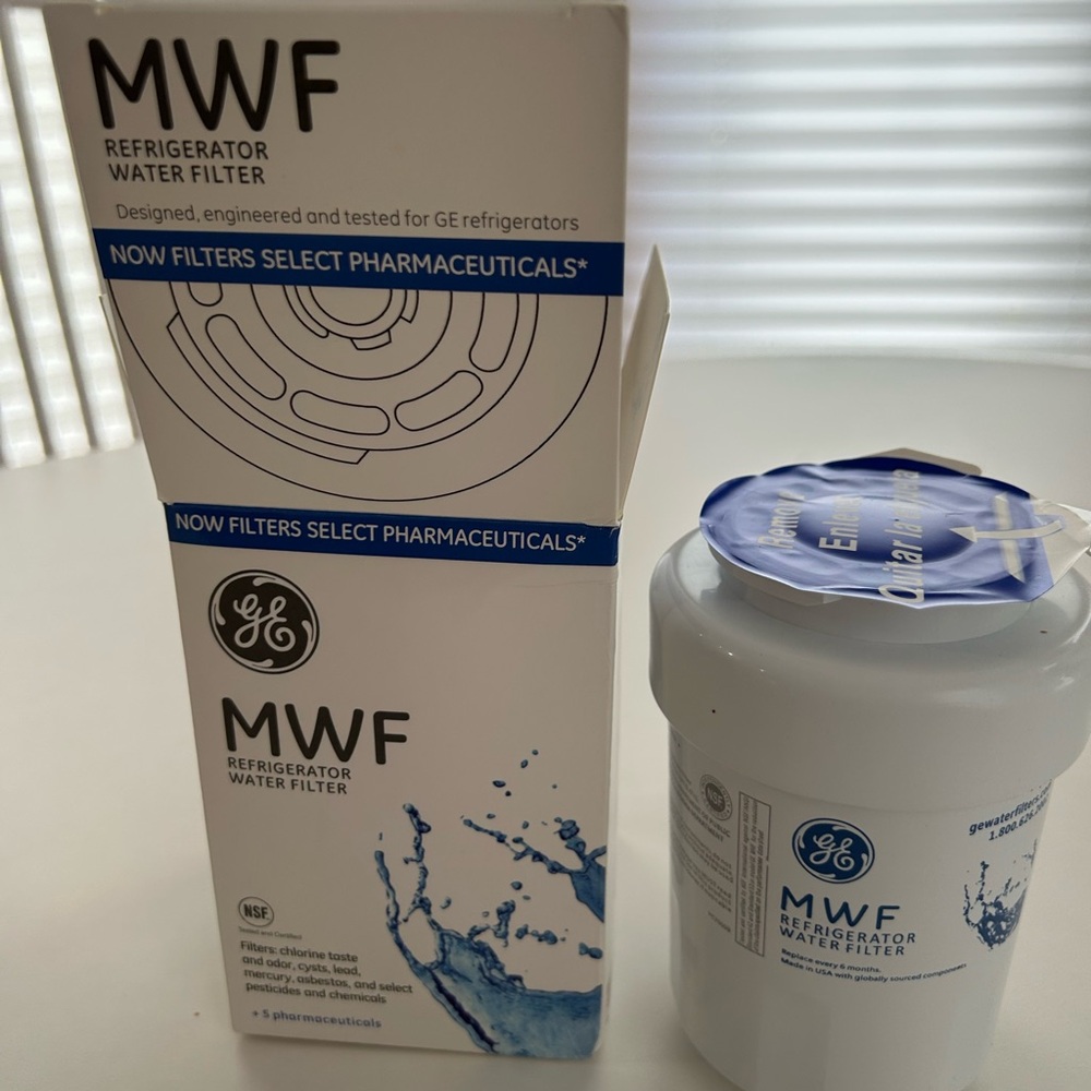 2 GE MWF Refrigerator Water Filters - Picture 2 of 4